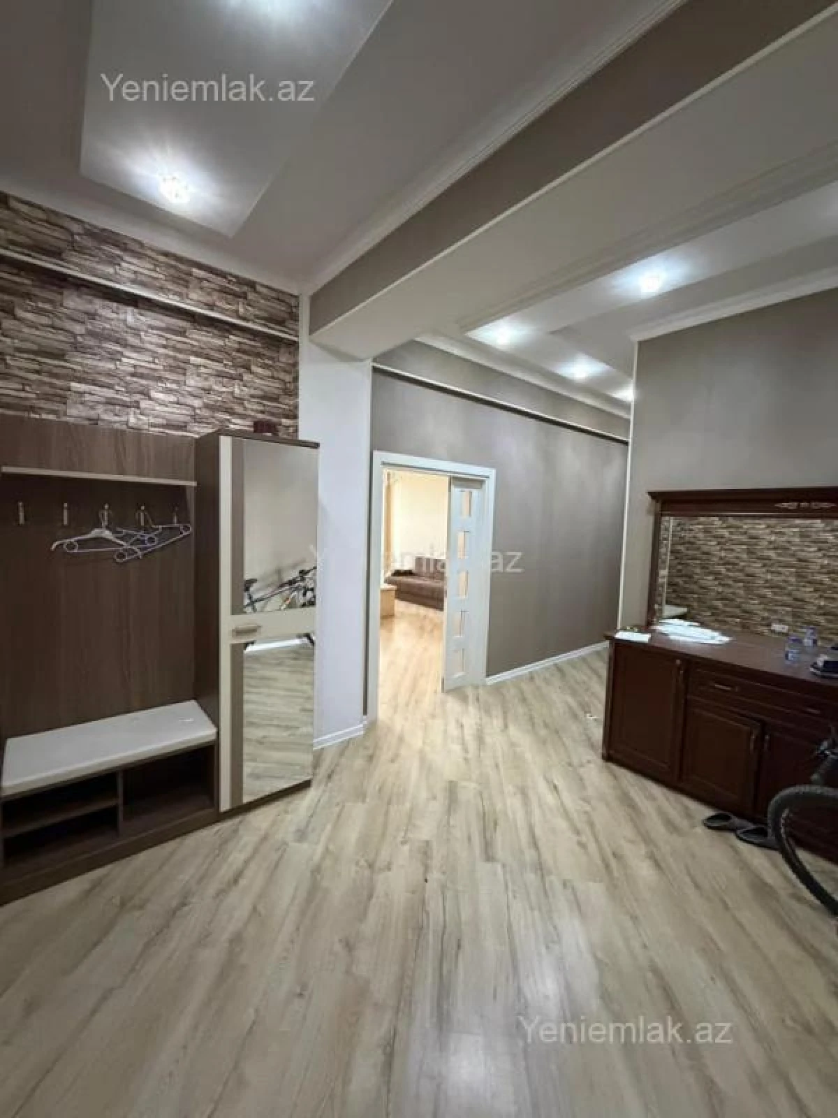 Satılır 3 otaqlı yeni tikili 137 m²