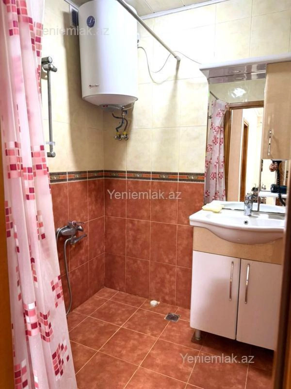 Satılır 3 otaqlı köhnə tikili 85 m²