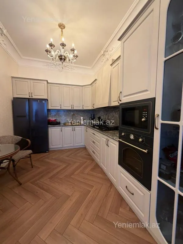 Satılır 3 otaqlı yeni tikili 165 m²