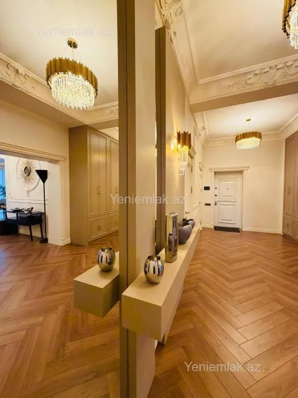 Satılır 3 otaqlı yeni tikili 165 m²