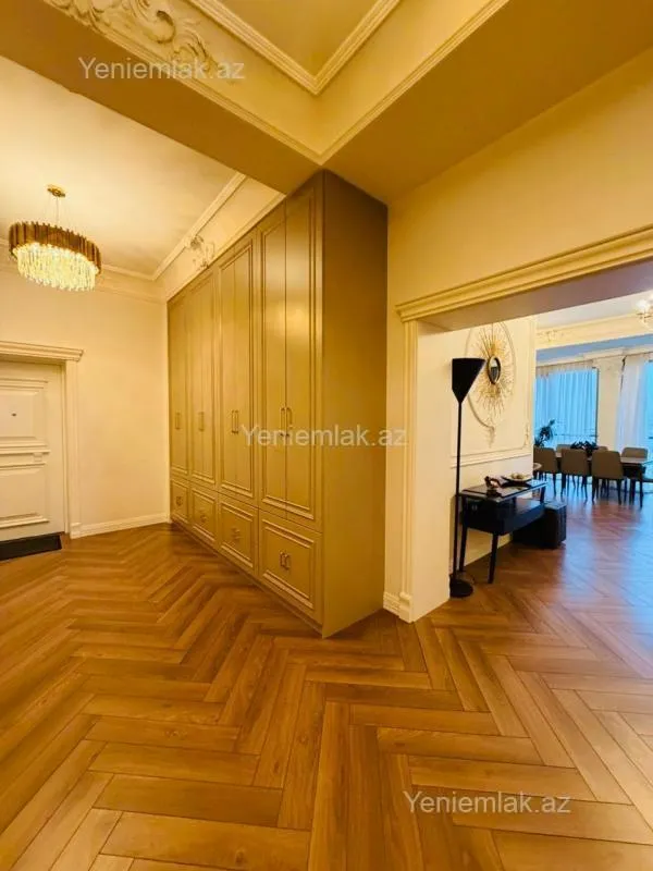 Satılır 3 otaqlı yeni tikili 165 m²