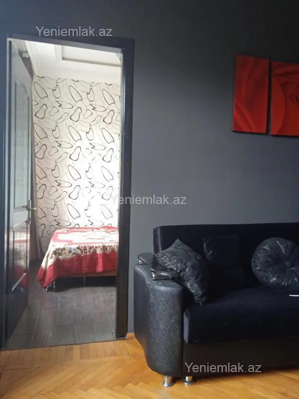Satılır 2 otaqlı köhnə tikili 45 m²
