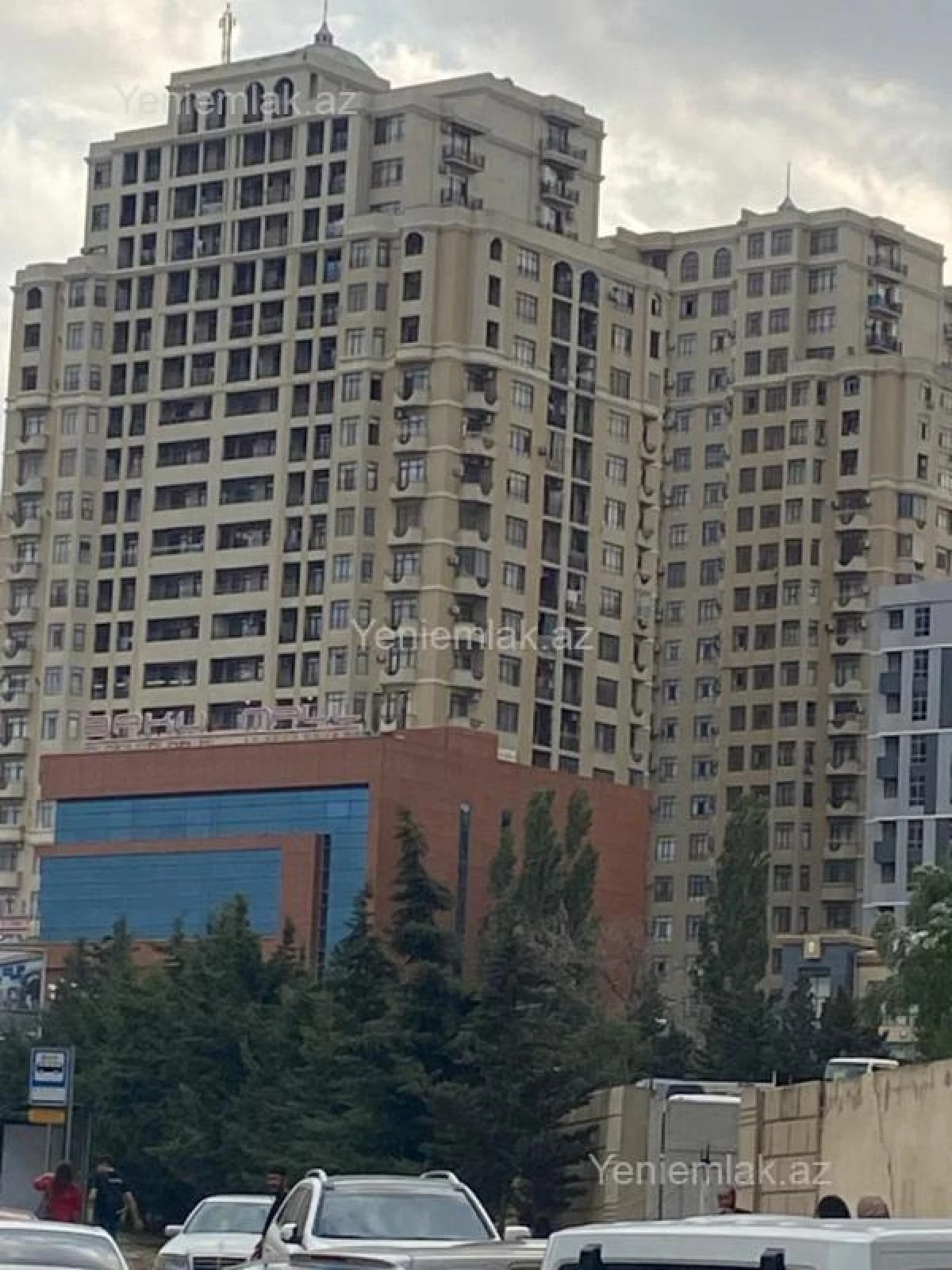 Satılır 3 otaqlı yeni tikili 137 m²