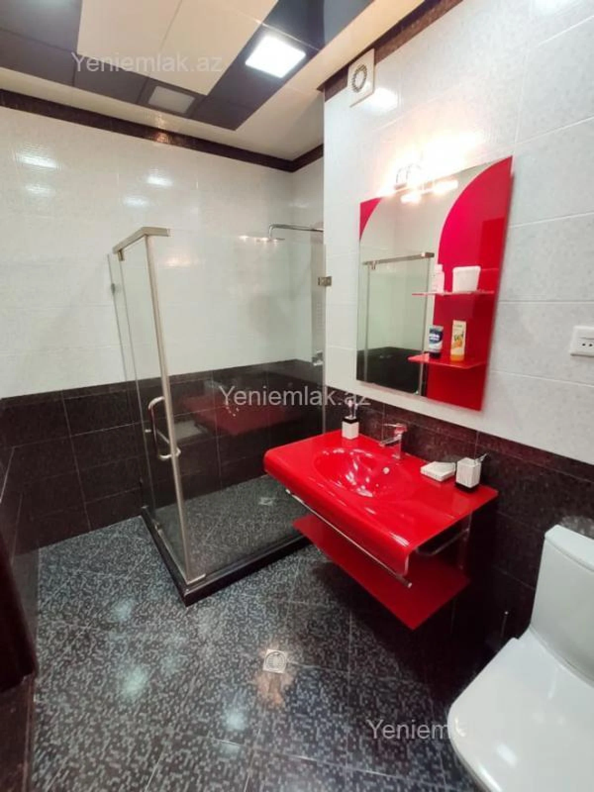 Satılır 3 otaqlı yeni tikili 137 m²