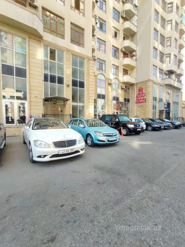 Satılır 3 otaqlı yeni tikili 137 m²