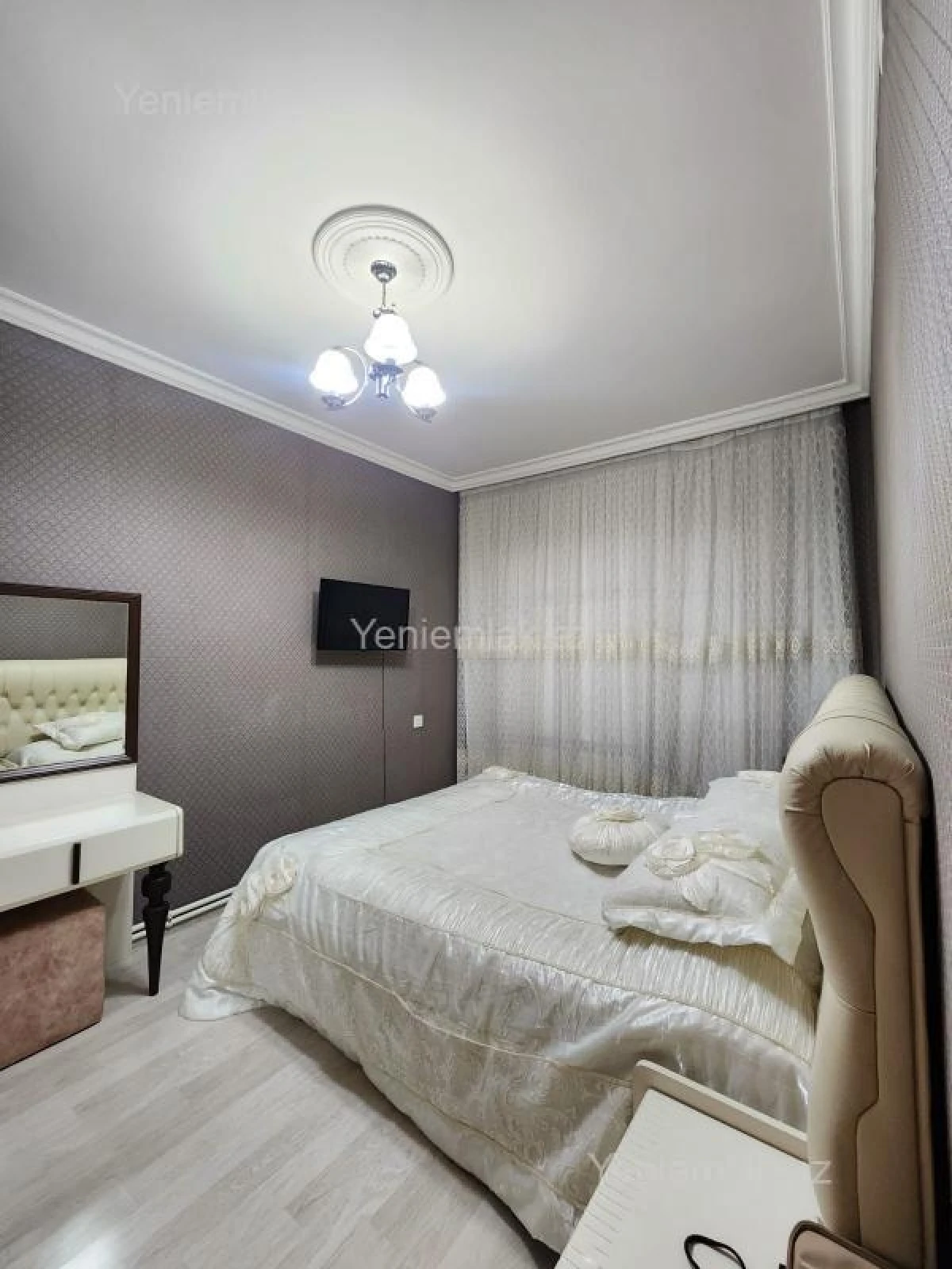 Satılır 4 otaqlı köhnə tikili 100 m²