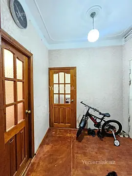 Satılır 4 otaqlı köhnə tikili 100 m²