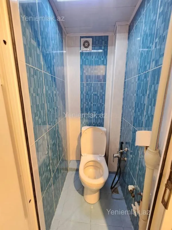 Satılır 4 otaqlı köhnə tikili 100 m²