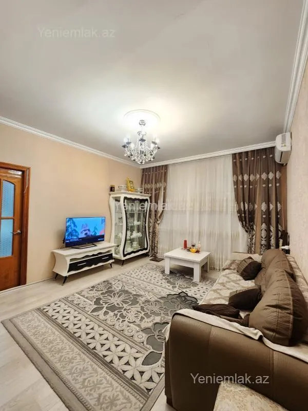 Satılır 4 otaqlı köhnə tikili 100 m²