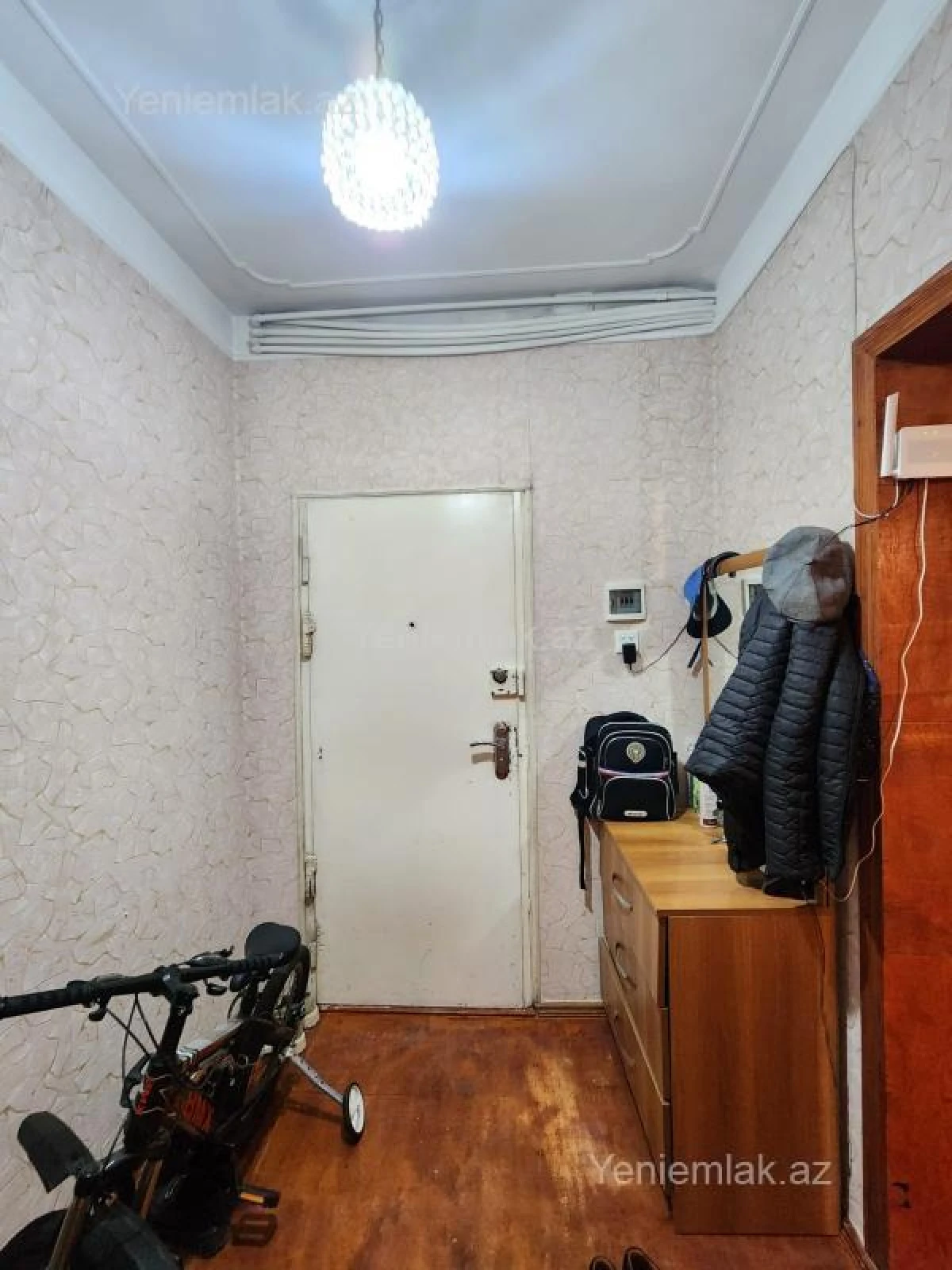 Satılır 4 otaqlı köhnə tikili 100 m²