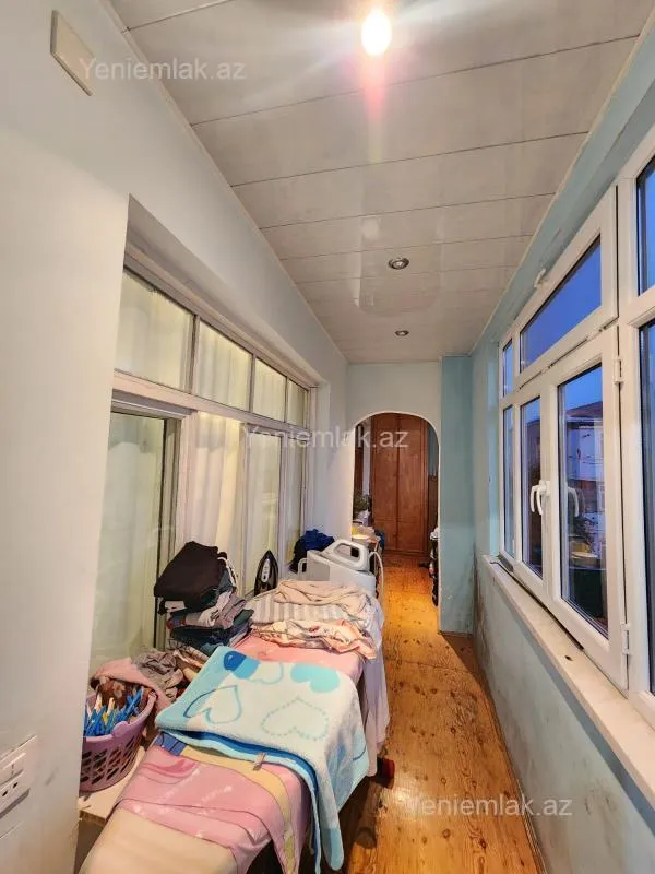 Satılır 4 otaqlı köhnə tikili 100 m²