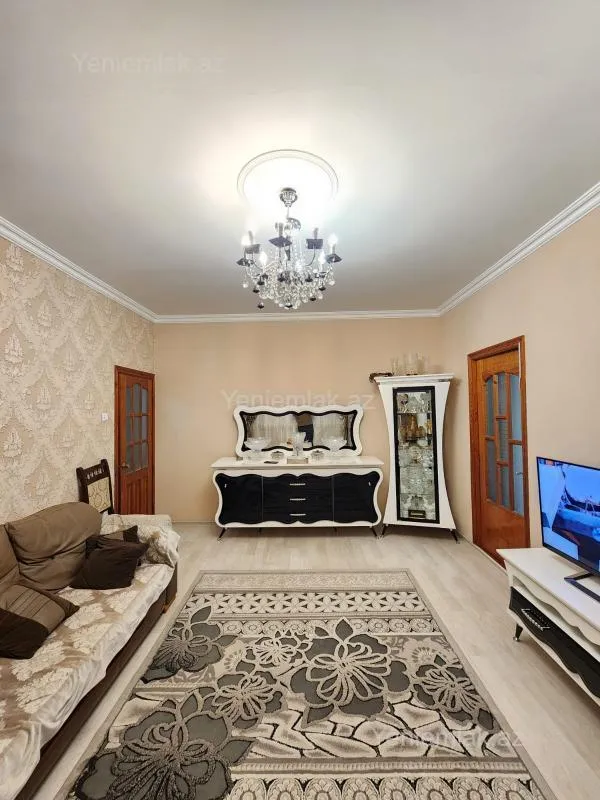 Satılır 4 otaqlı köhnə tikili 100 m²