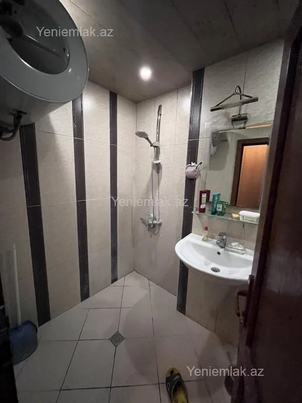 Satılır 2 otaqlı köhnə tikili 60 m²