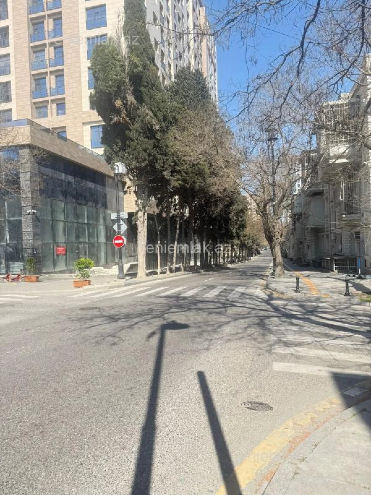 Satılır 2 otaqlı köhnə tikili 68 m²