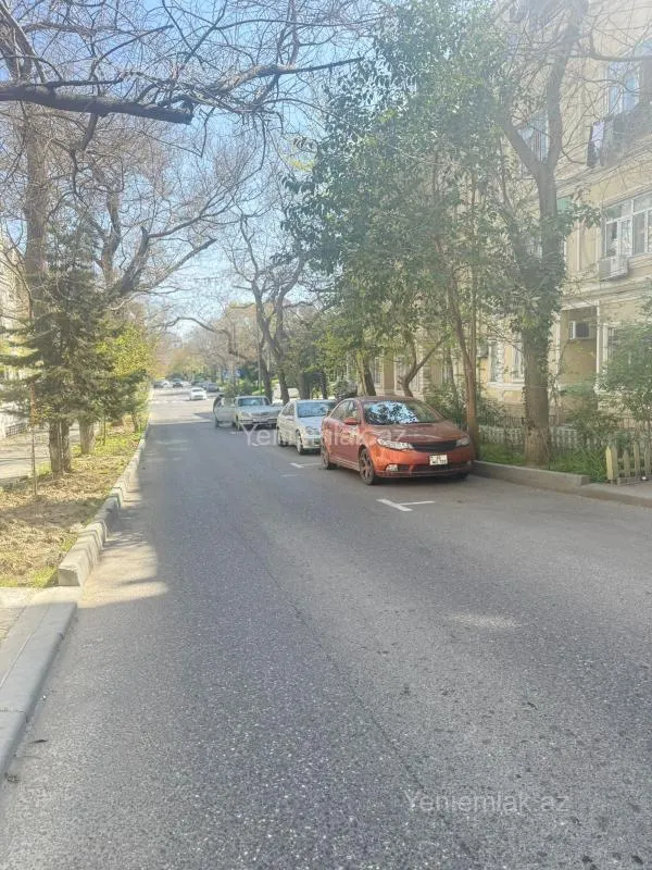 Satılır 2 otaqlı köhnə tikili 68 m²