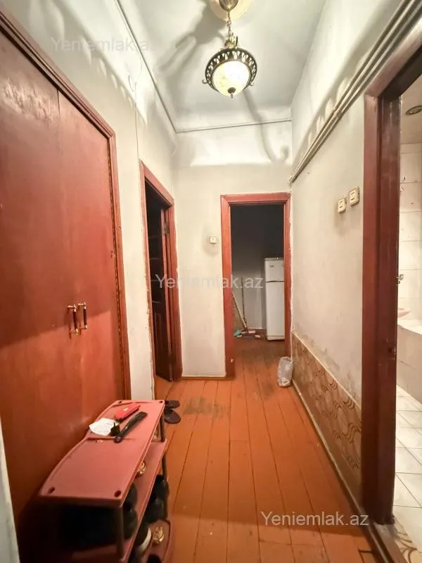 Satılır 2 otaqlı köhnə tikili 68 m²