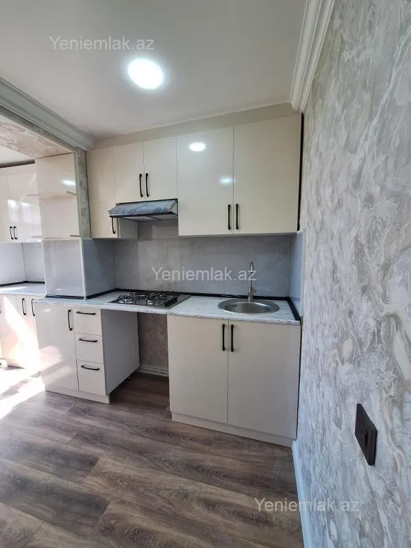 Satılır 2 otaqlı köhnə tikili 48 m²