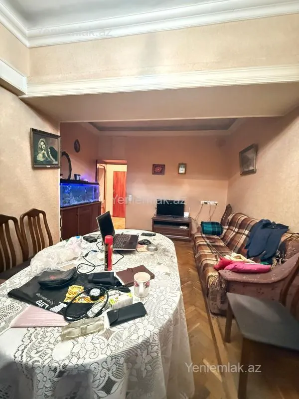 Satılır 3 otaqlı köhnə tikili 78 m²