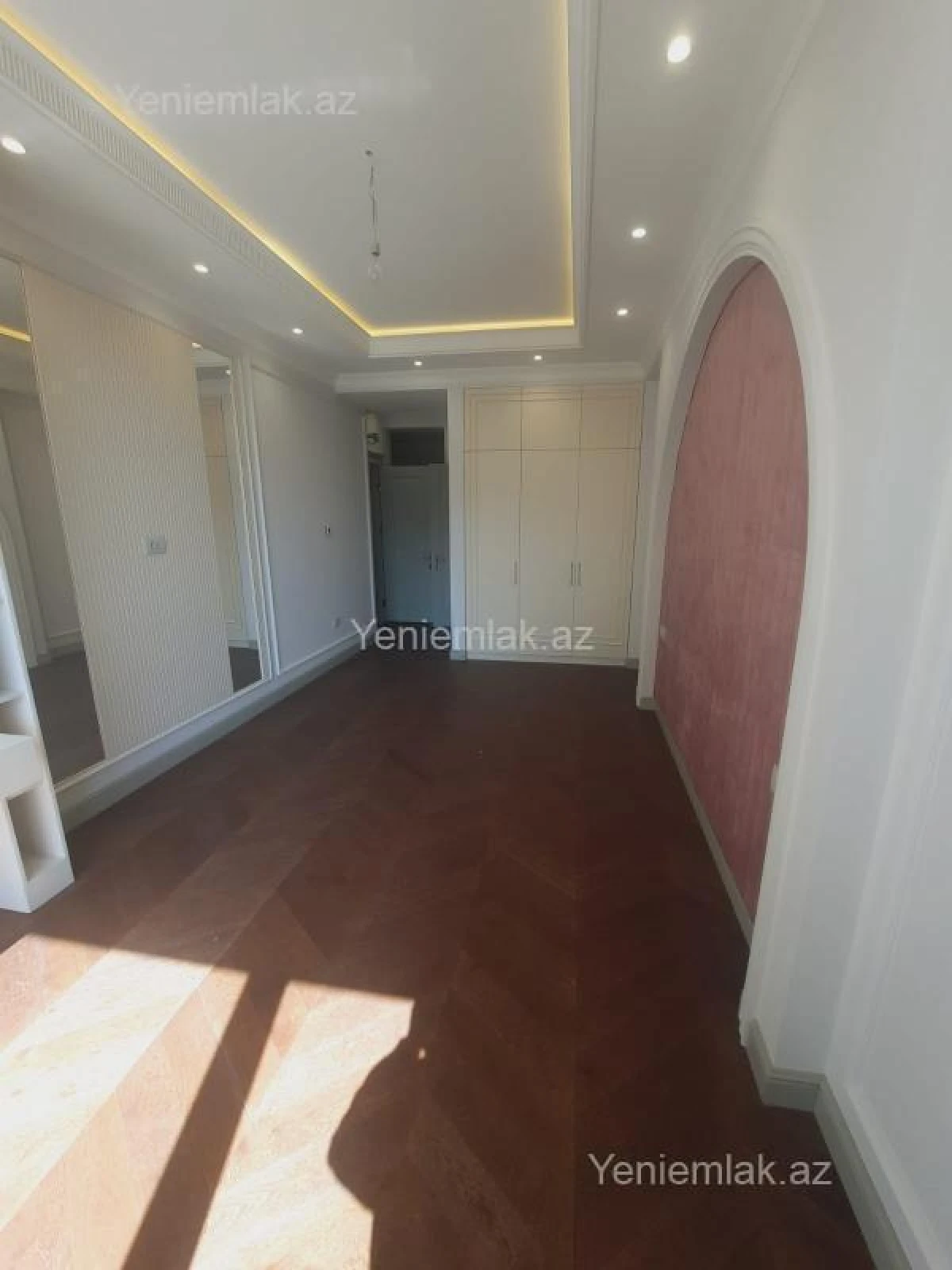 Satılır 4 otaqlı yeni tikili 220 m²