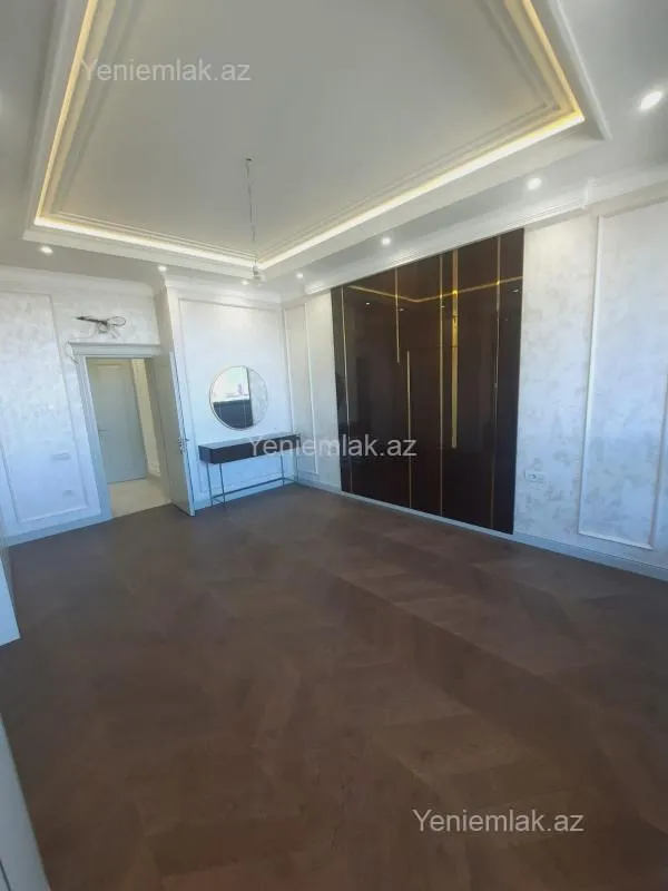 Satılır 4 otaqlı yeni tikili 220 m²