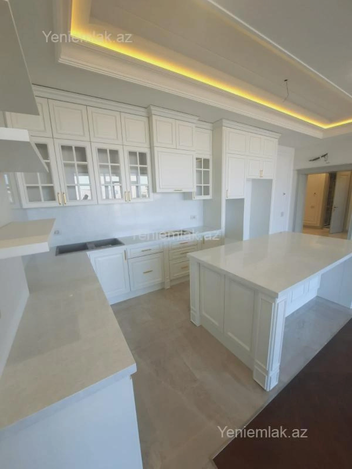 Satılır 4 otaqlı yeni tikili 220 m²