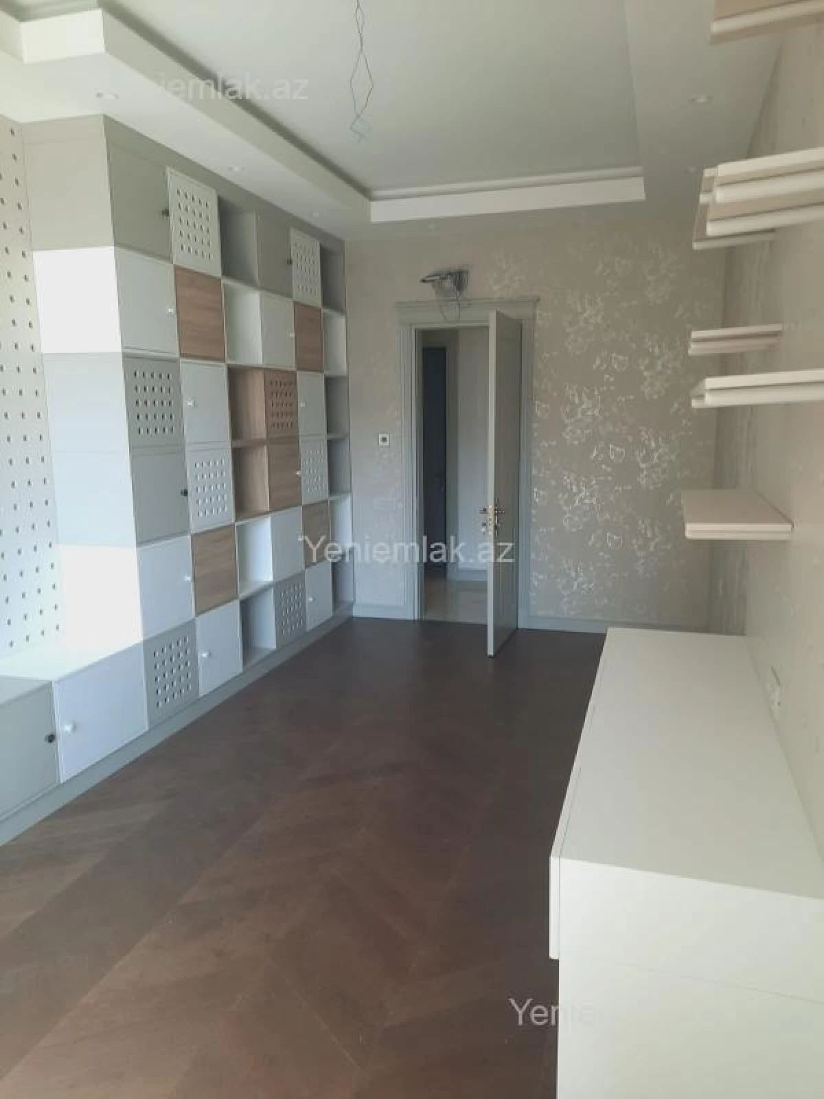 Satılır 4 otaqlı yeni tikili 220 m²