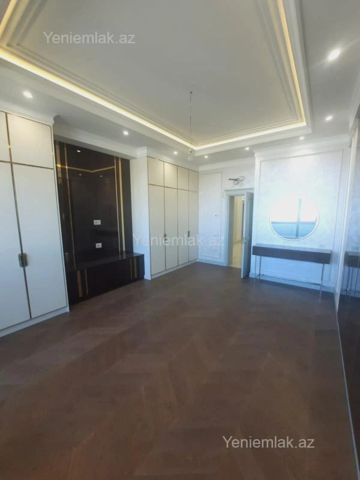 Satılır 4 otaqlı yeni tikili 220 m²
