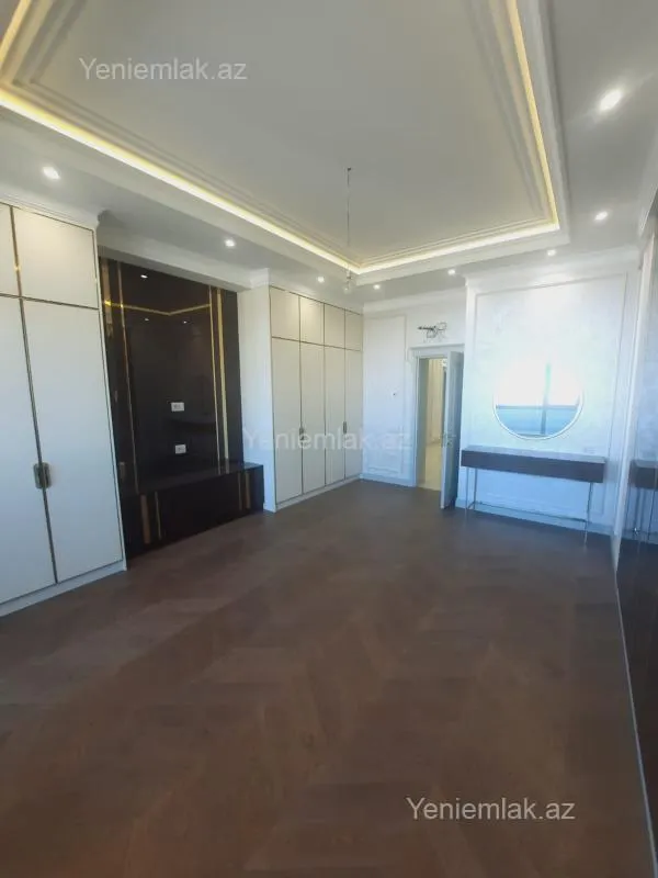 Satılır 4 otaqlı yeni tikili 220 m²