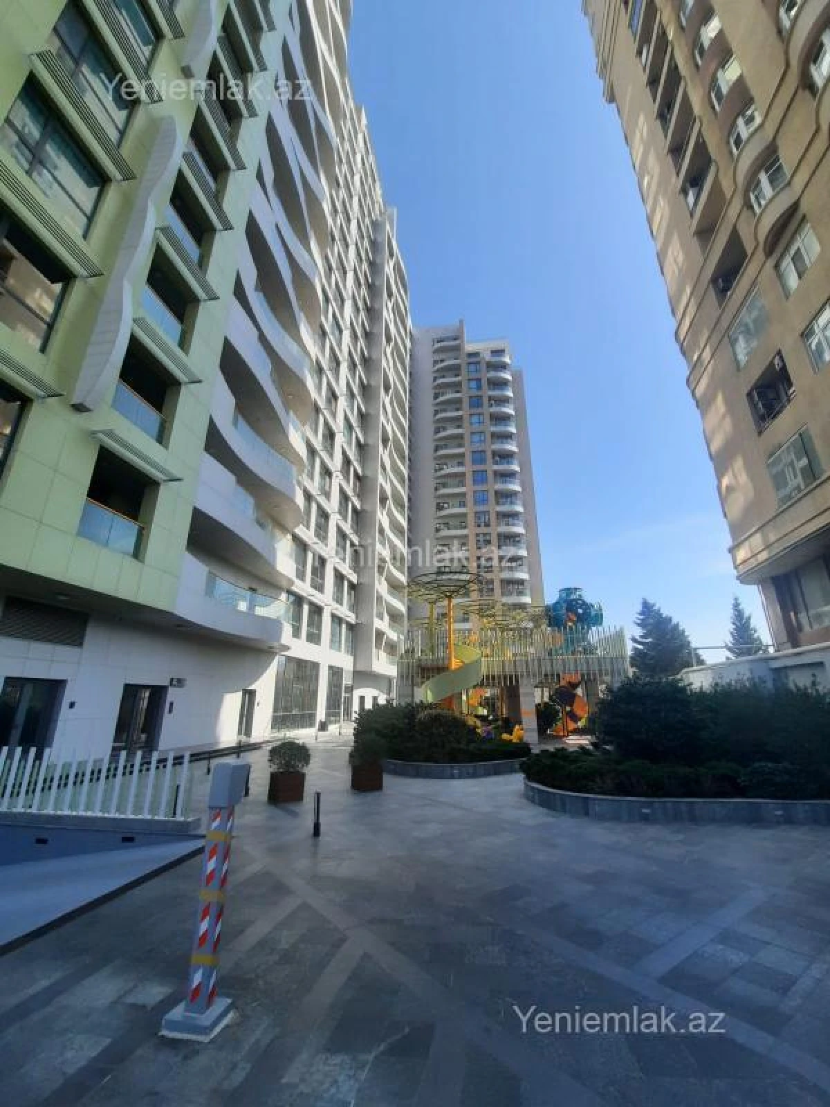 Satılır 4 otaqlı yeni tikili 220 m²