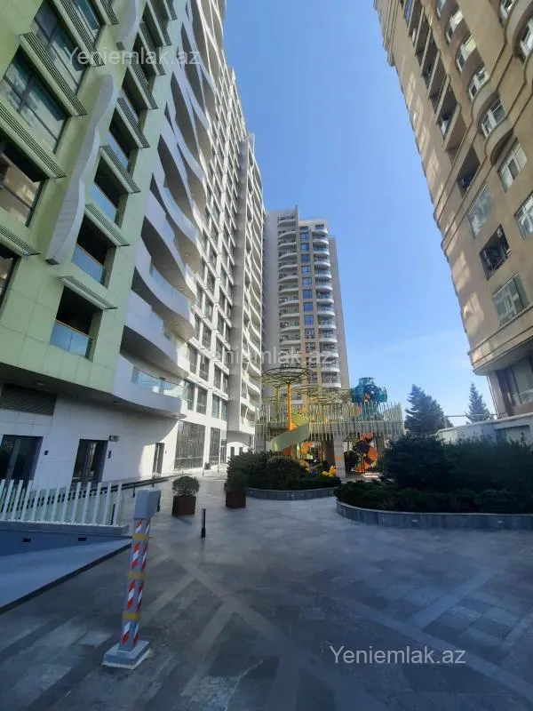Satılır 4 otaqlı yeni tikili 220 m²