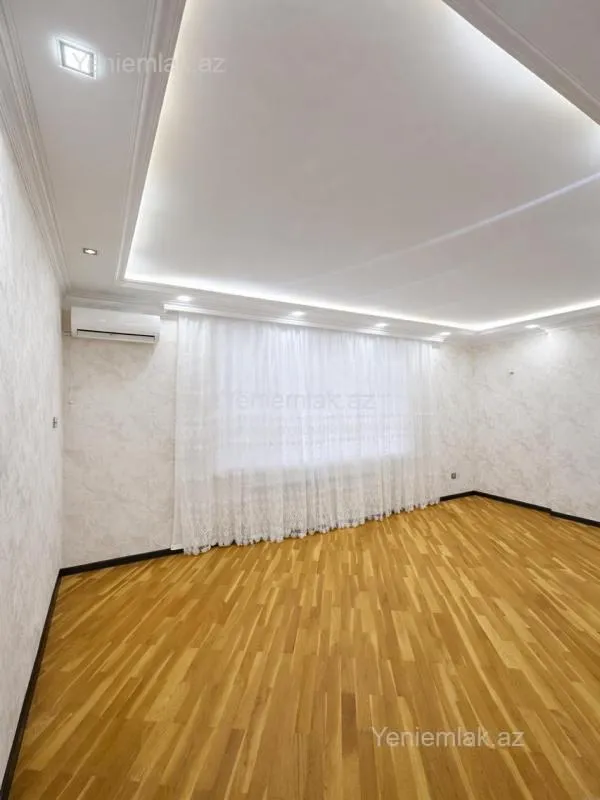 Satılır 3 otaqlı yeni tikili 120 m²