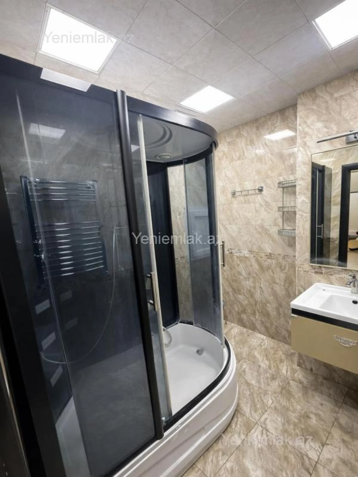 Satılır 3 otaqlı yeni tikili 120 m²