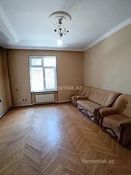 Satılır 3 otaqlı köhnə tikili 100 m²