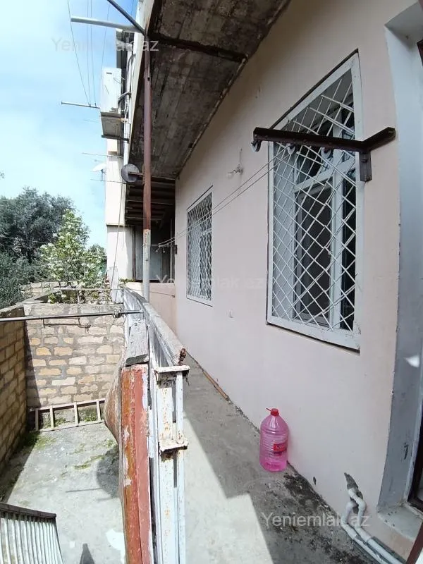 Satılır 3 otaqlı köhnə tikili 100 m²