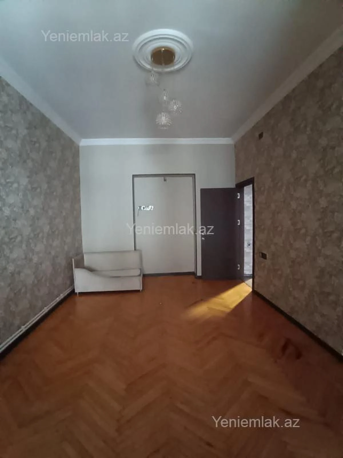 Satılır 3 otaqlı köhnə tikili 100 m²