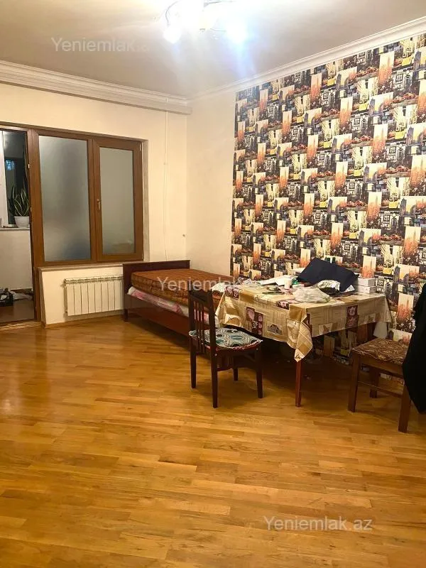 Satılır 3 otaqlı köhnə tikili 90 m²