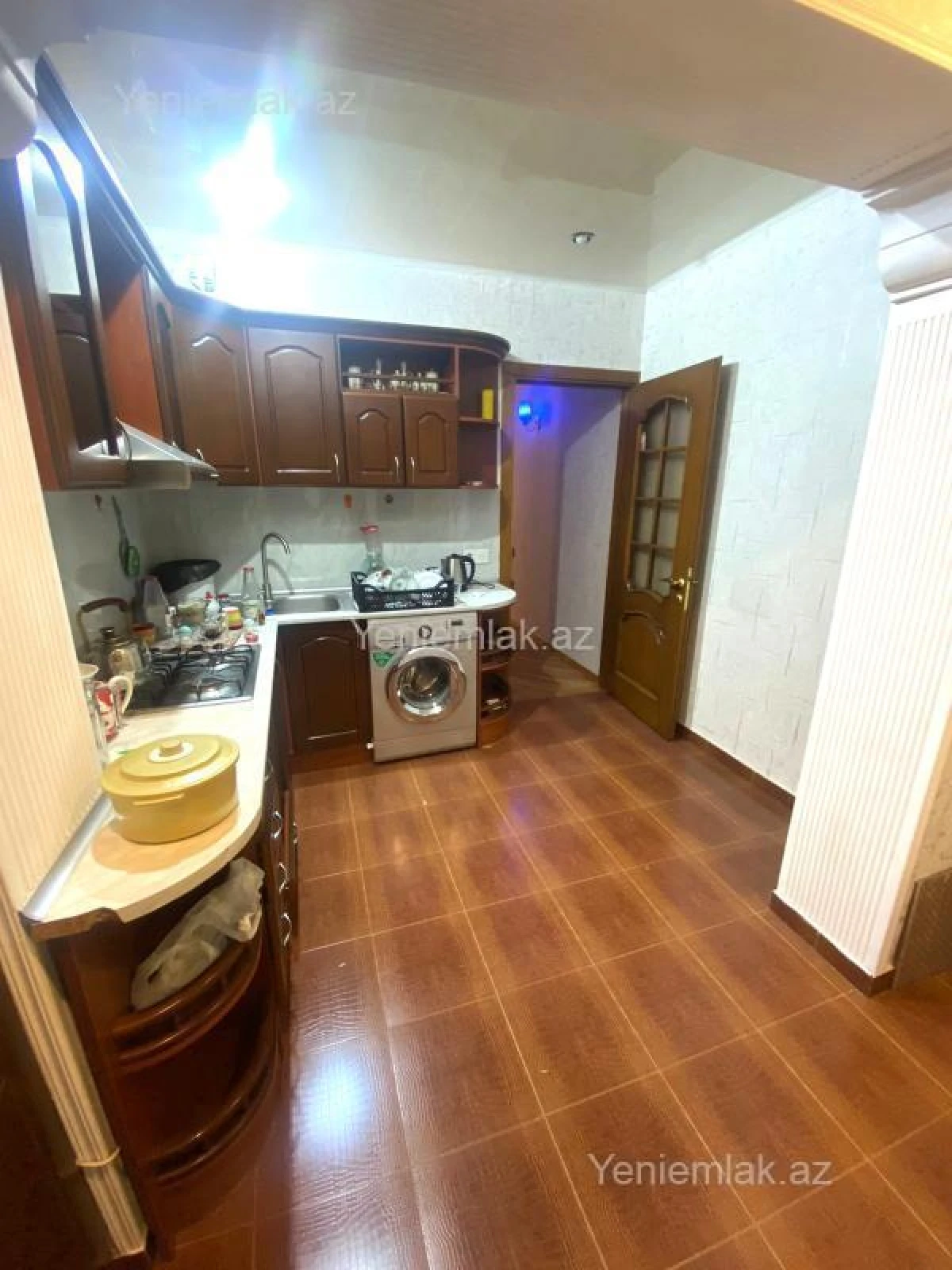 Satılır 3 otaqlı köhnə tikili 90 m²