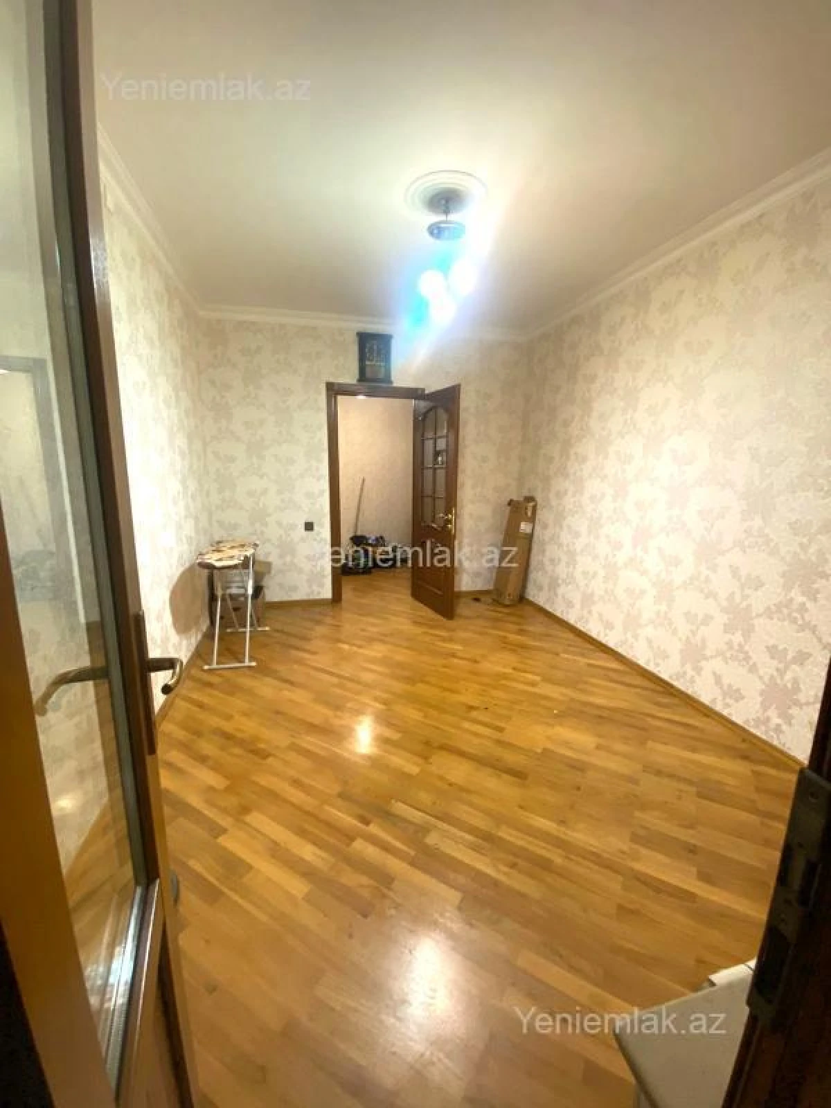 Satılır 3 otaqlı köhnə tikili 90 m²