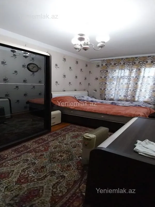 Satılır 4 otaqlı köhnə tikili 85 m²