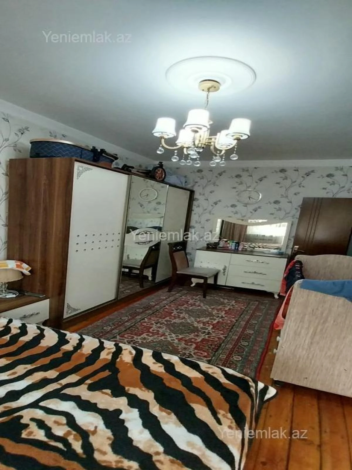 Satılır 4 otaqlı köhnə tikili 85 m²