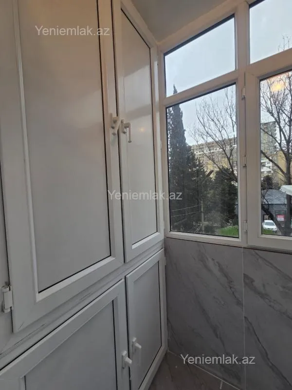 Satılır 4 otaqlı köhnə tikili 110 m²