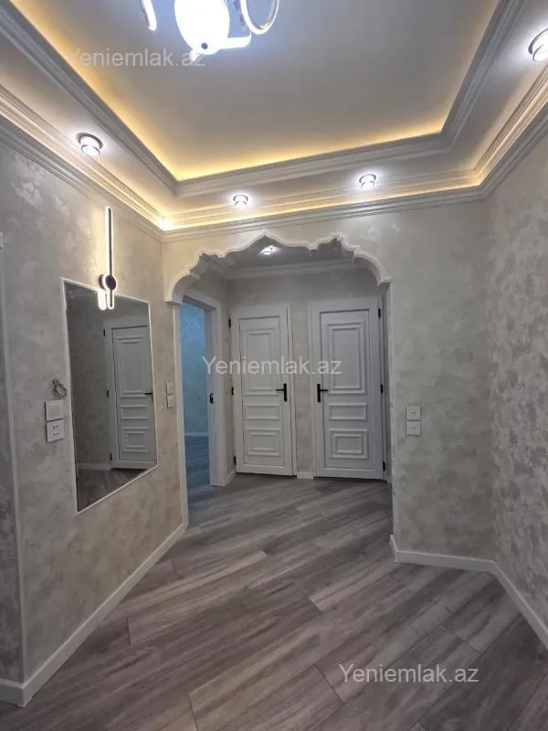 Satılır 4 otaqlı köhnə tikili 110 m²