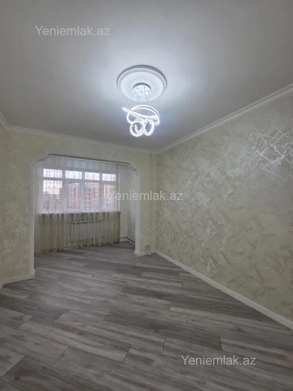 Satılır 4 otaqlı köhnə tikili 110 m²