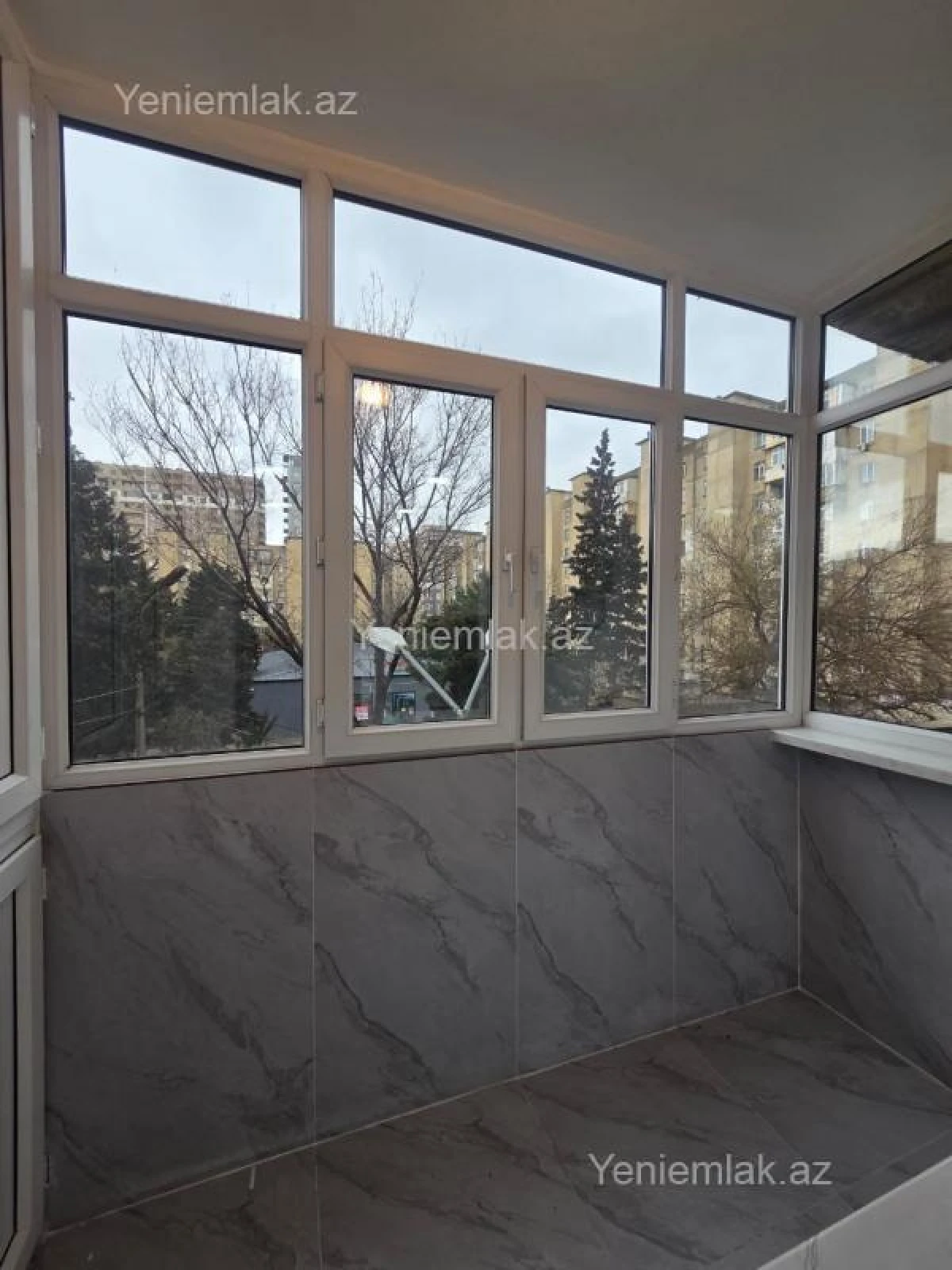 Satılır 4 otaqlı köhnə tikili 110 m²