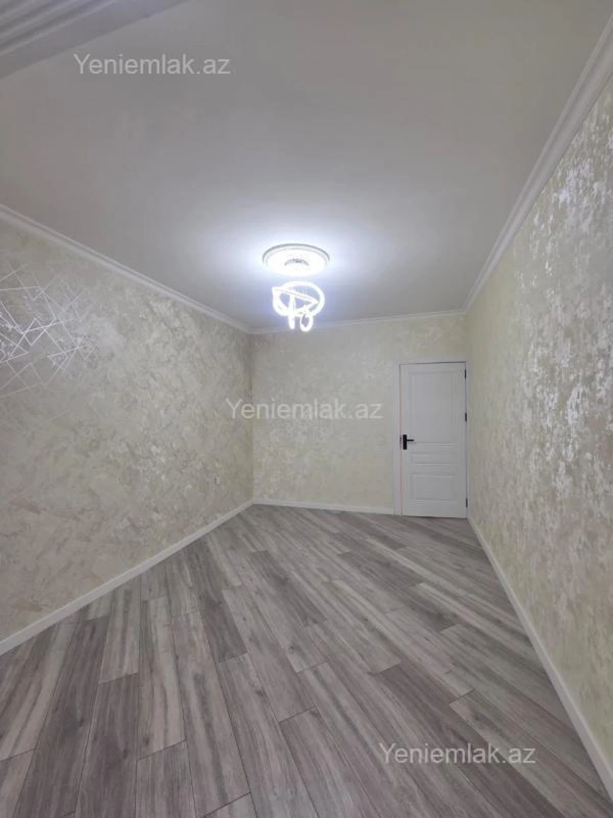 Satılır 4 otaqlı köhnə tikili 110 m²