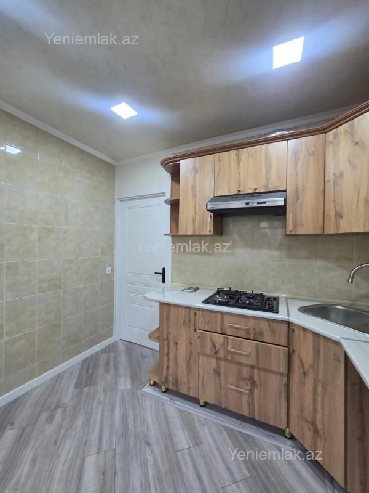 Satılır 4 otaqlı köhnə tikili 110 m²