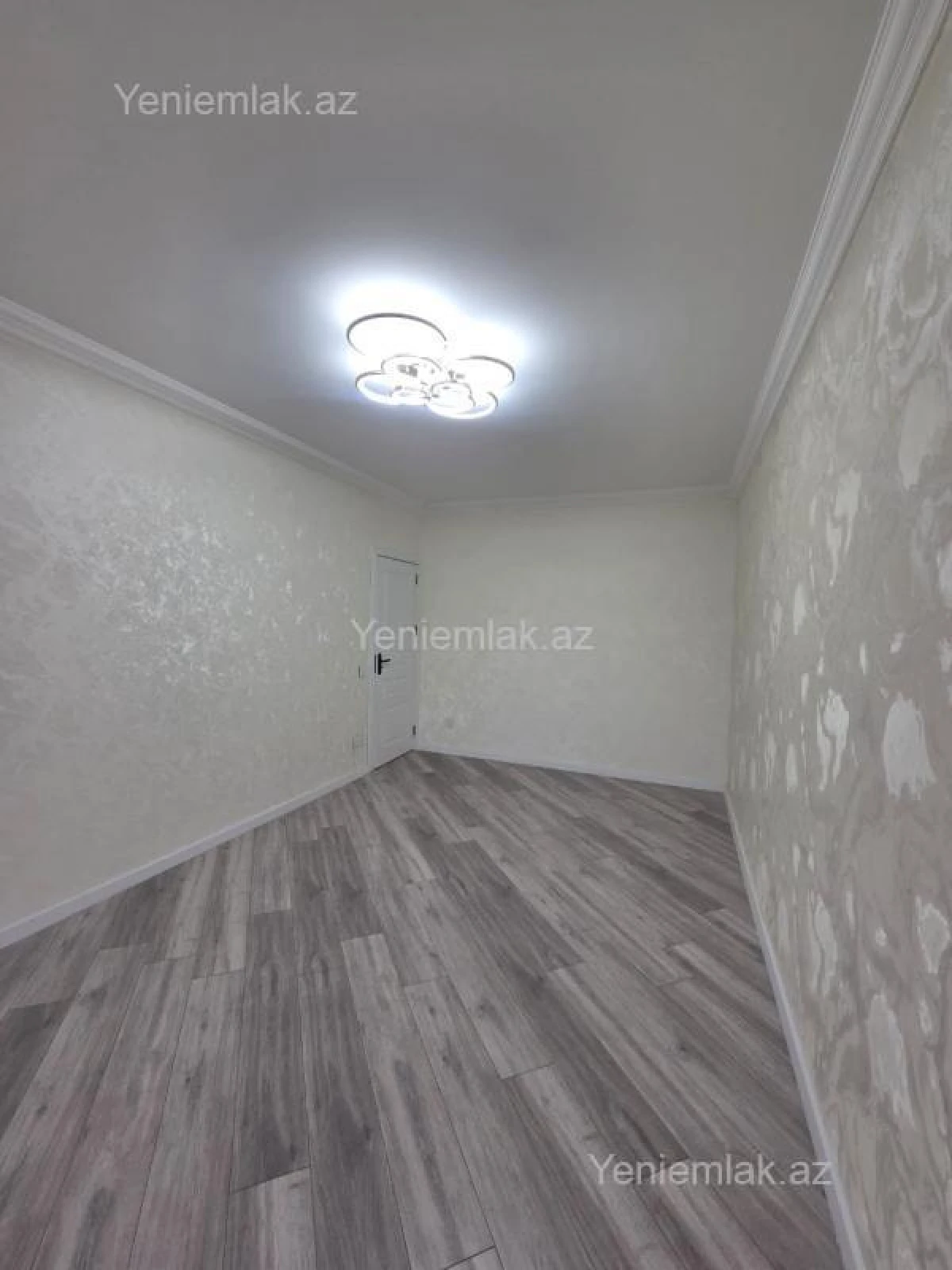 Satılır 4 otaqlı köhnə tikili 110 m²