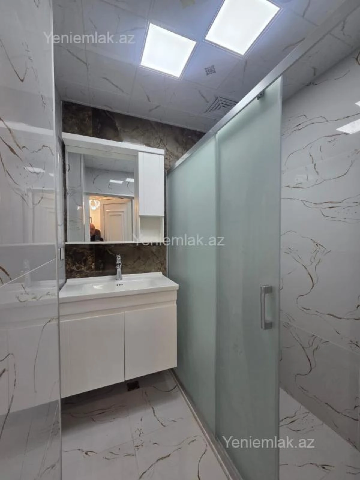 Satılır 4 otaqlı köhnə tikili 110 m²