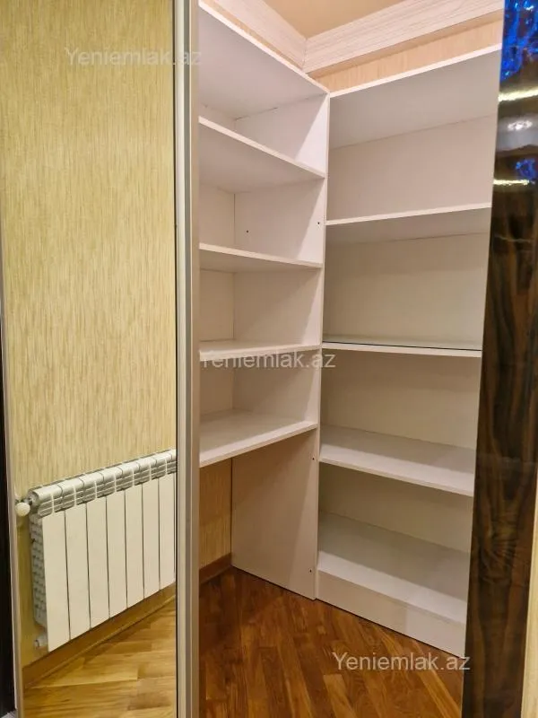 Satılır 3 otaqlı yeni tikili 125 m²