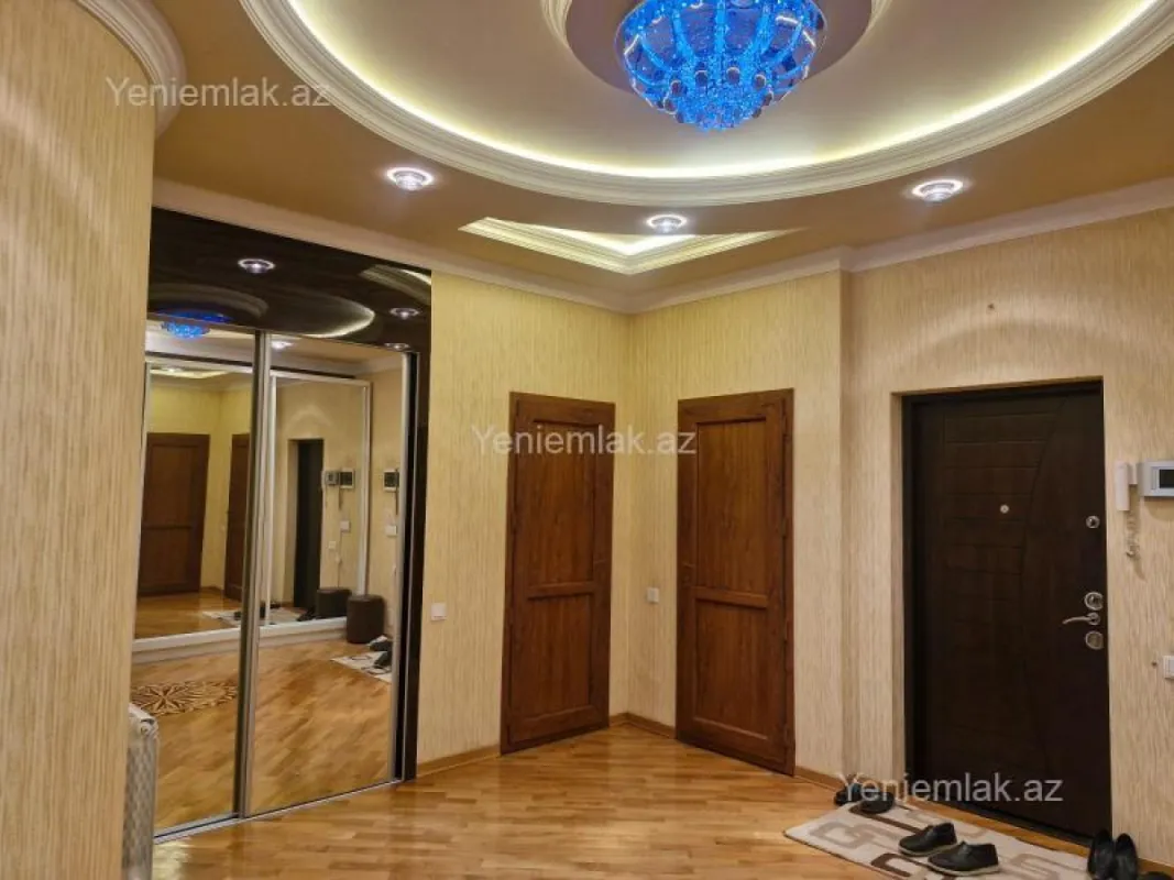 Satılır 3 otaqlı yeni tikili 125 m²